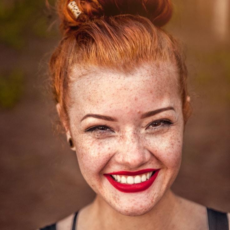 Portrait of Ananya meditation instructor